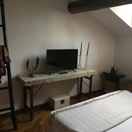 Di Charme Con Terrazzo In Brera Milan