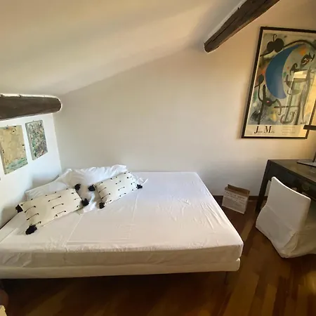 Appartement Di Charme Con Terrazzo In Brera Milan
